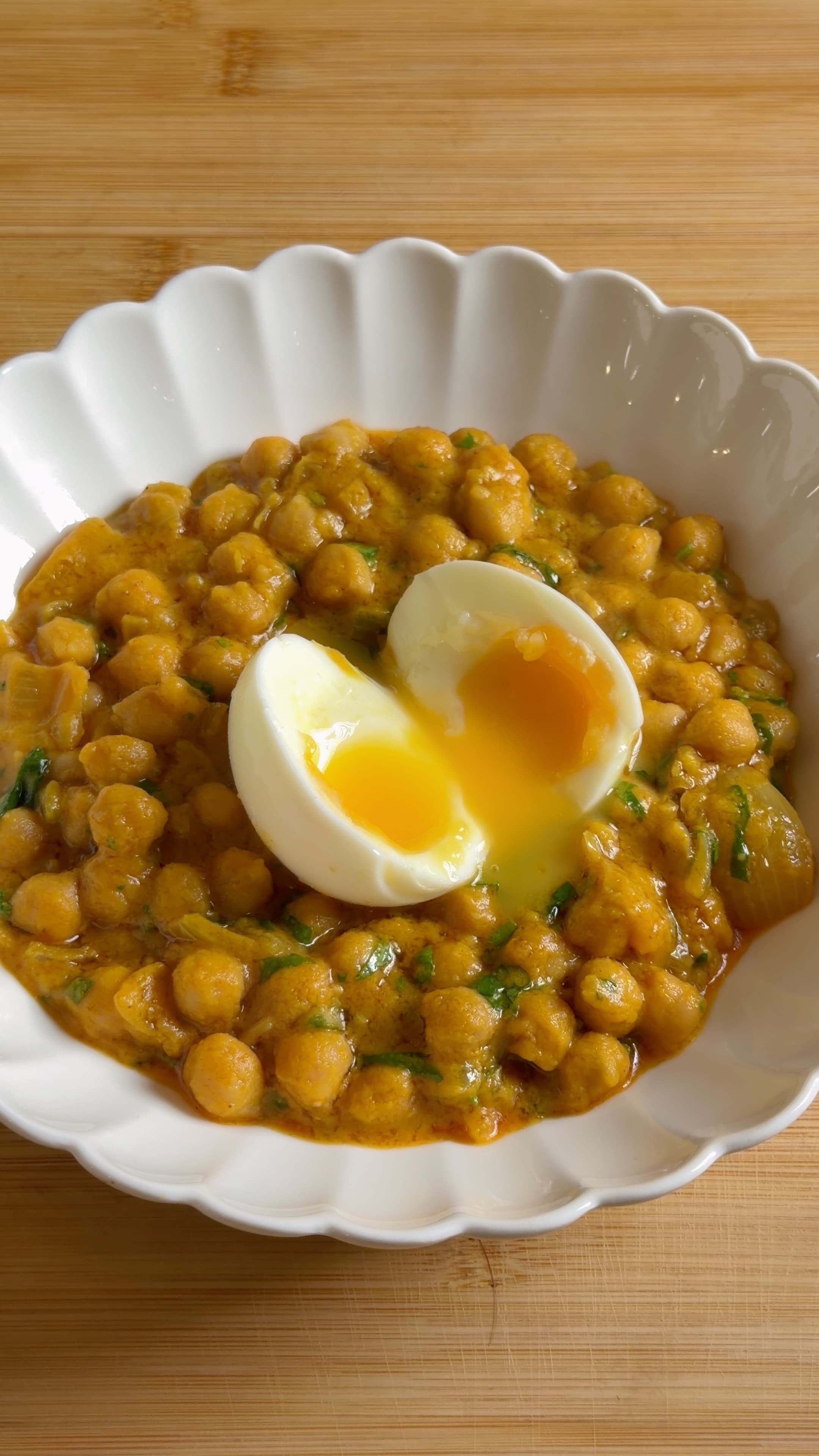 Spiced Creamy Chickpeas with Runny Eggs 🌶️